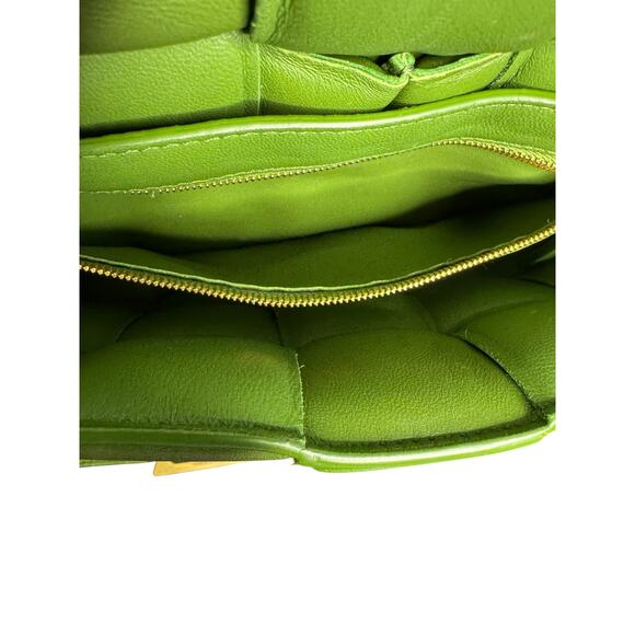 Bottega Veneta NWT Intrecciato Leather Padded Cassette in Avocado - Picture 14 of 16